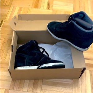 Nike Women’s Sky High Dunk Black suede